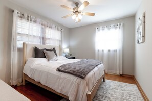3 chambres, fer et planche à repasser, Wi-Fi gratuit, draps fournis
