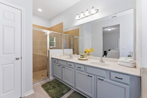Shower, hair dryer, towels - Disney 5BR | Private Pool | Theater & Game Room (Kissimmee)