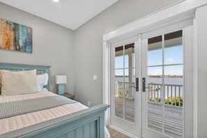 6 bedrooms, iron/ironing board, travel cot, free WiFi - Huge Waterfront Home - Sleeps 20, private pool (gulf shores)