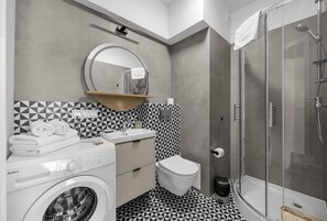 Hair dryer, towels - Praga Studio with Air-Con - 140m Metro, near PGE Narodowy Stadium (Warszawa)
