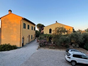 Exterior - Double Room - Podere Cavallone - Relax in the Tuscan Countryside (Montelupo Fiorentino)