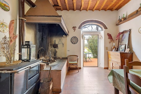 Interior. Triple Room - Podere Cavallone - Space and Nature near Florence
