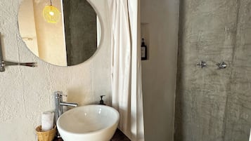 Classic Double or Twin Room, Patio | Bathroom | Towels