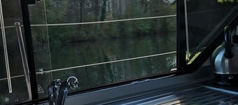 Houseboat 'Bateau Elvis' with Private Terrace