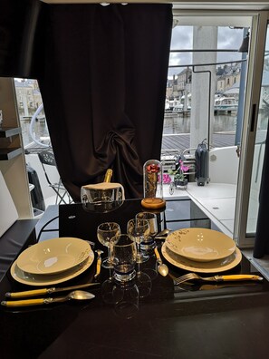 Unclassified image, 5 of 26, button - Houseboat 'Bateau Elvis' with Private Terrace (Sablé-sur-Sarthe)