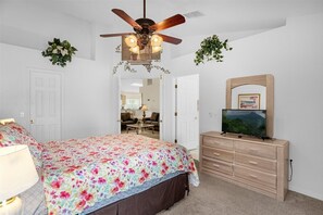 Bügeleisen/Bügelbrett, kostenloses WLAN, Bettwäsche