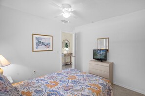 Bügeleisen/Bügelbrett, kostenloses WLAN, Bettwäsche