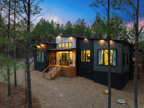 Exterior - Luxe & Kid Friendly | VR, Playset & 2 King Suites (Broken Bow)