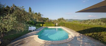 Beautiful villa with spectacular views of Volterra and plenty of privacy