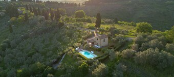 Splendida villa con vista spettacolare su Volterra e molta privacy
