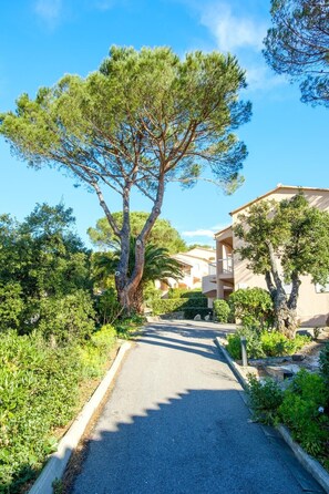 Nicht klassifiziertes Bild, 3 von 13, Schaltfläche