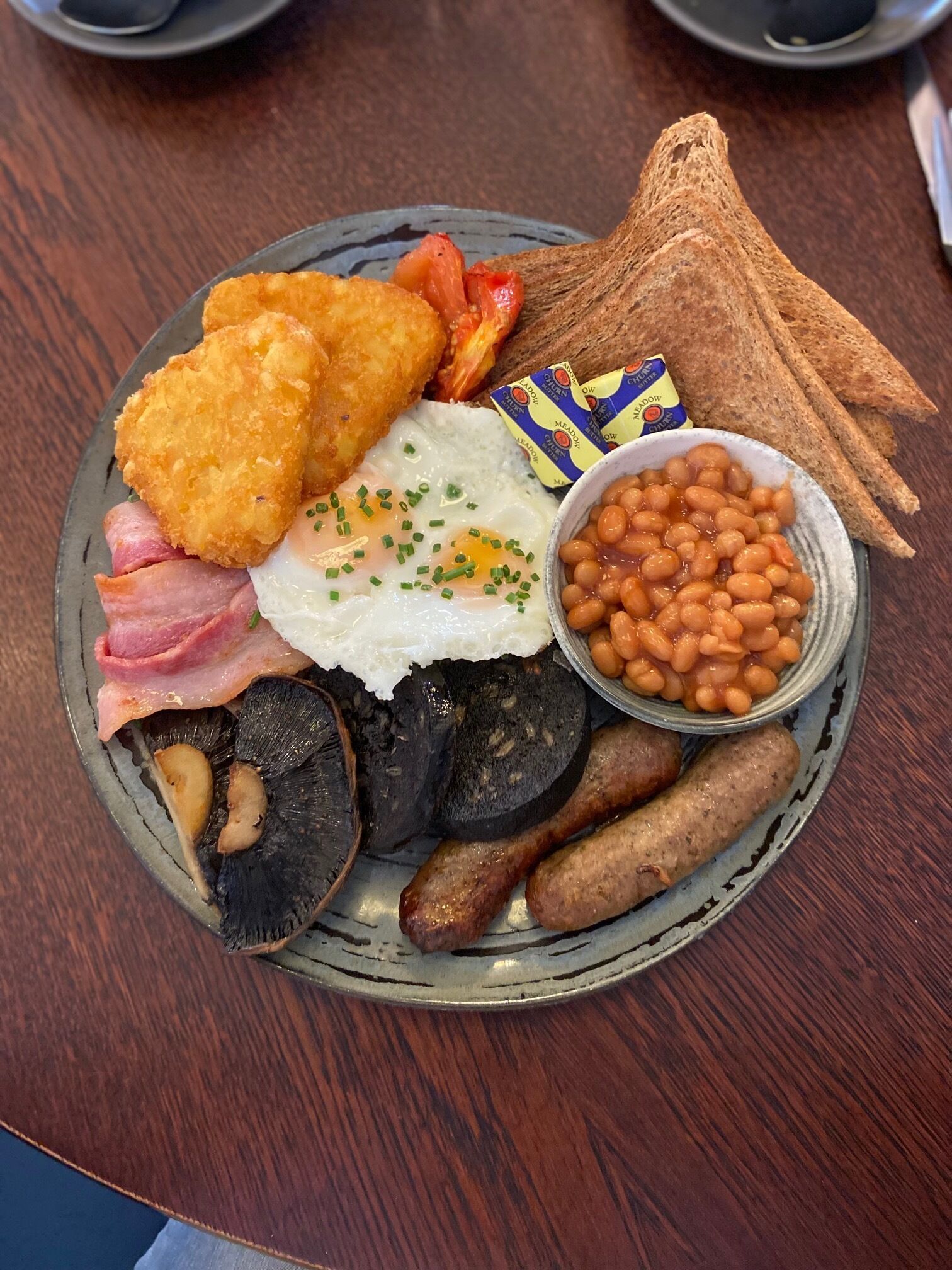 Daily English breakfast for a fee