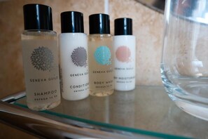 Unclassified image, 2 of 40, button