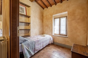 Room - Holiday Home 'Colline' with Balcony and Wi-Fi (Radicofani)