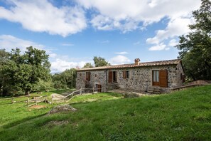 Exterior - Holiday Home 'Colline' with Balcony and Wi-Fi (Radicofani)