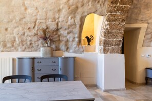 Dining - House & Villas- Labisi House (Noto)
