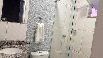 Dusche, Handtücher, Seife, Toilettenpapier