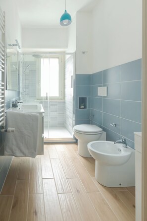 Bathroom - Moderno e comodo Metro Lucio Sestio (Rome)