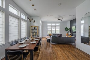 Dining - Rodeo House-Luxury-Modern-Pool-Rooftop Deck-Balcany-Skyline View-Sleeps 14 (Houston)