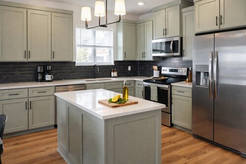 New Hilltop Lake Granbury Retreat, Cowboy Pool, Lake Access, Family Friendly