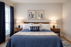 Desk, iron/ironing board, WiFi, bed sheets