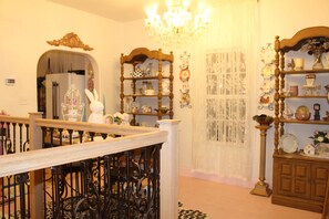 Interior - Vintage Casa Rosada Stockyards (Fort Worth)