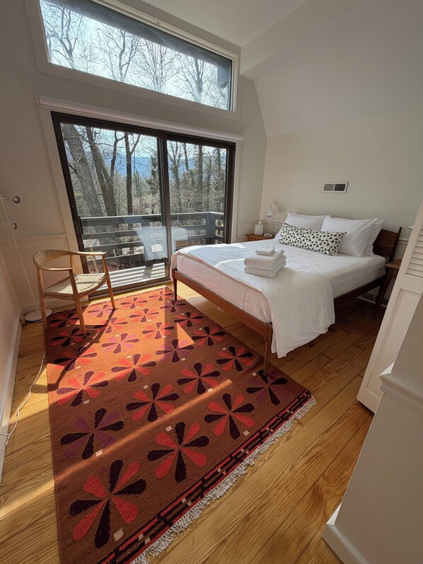 Desk, iron/ironing board, travel crib, free WiFi