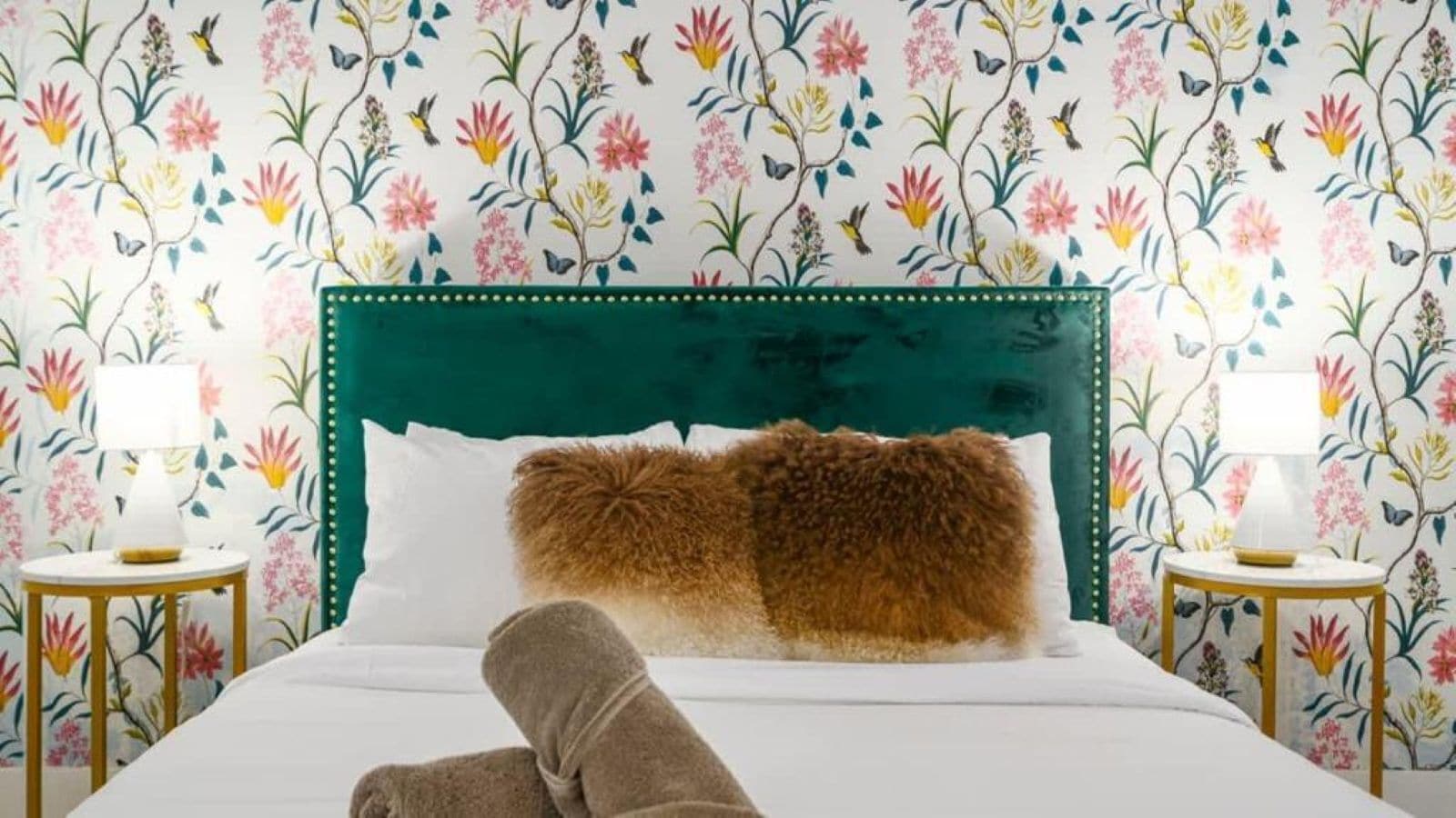 Comfort Room | Iron/ironing board, free WiFi