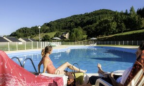 Pool - Apartment in Saint-geniez by Lot River (Saint-Geniez-d'Olt-et-d'Aubrac)
