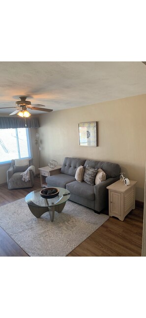 Nicht klassifiziertes Bild, 3 von 12, Schaltfläche