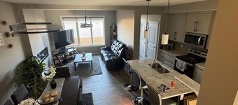 15 minutes from YYC Airport and 25 minutes from Downtown 3 Bedroom duplex