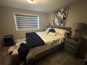 Unclassified image, 3 of 13, button - 15 minutes from YYC Airport and 25 minutes from Downtown 3 Bedroom duplex (Calgary)