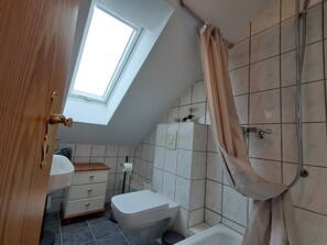 Hårføner og håndklær