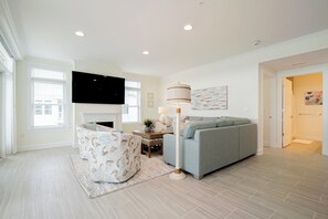 Unclassified image, 4 of 41, button