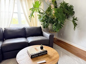 Smart TV - Large 3-bedroom apartment close to NYC, Metlife , NYC Views in West New York (West New York)