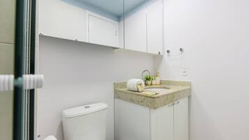 Family Apartment, Kitchen, Resort View | Bathroom | Shower, hair dryer, towels, soap