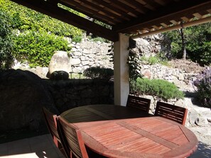 Outdoor dining - Quiet studio in Biot (Biot)