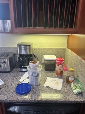 Unclassified image, 4 of 7, button