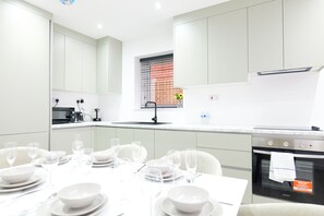 Luxury Apartment | Private kitchen - The Wembley Chic Retreat 3 Bed Flat  (Wembley)