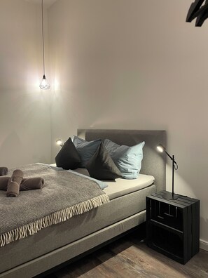 Bügeleisen/Bügelbrett, kostenloses WLAN, Bettwäsche