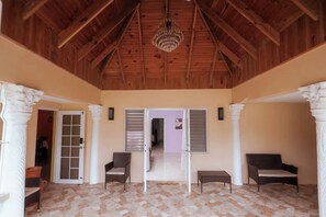 Interior - Paradise Oasis (Tower Isle)