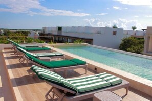 صورة غير مصنفة، 3 من 22، زرّ