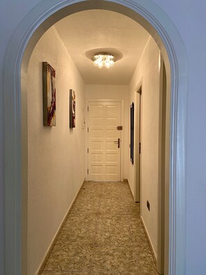 Interior - Victoria Court Los Cristianos remarkable value unbeatable location (Los Cristianos)