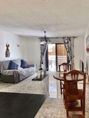 Living area - Victoria Court Los Cristianos remarkable value unbeatable location (Los Cristianos)