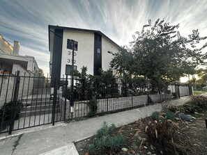 Unclassified image, 4 of 16, button