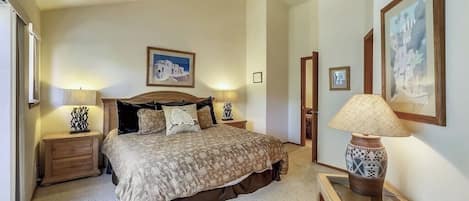 4 habitaciones, tabla de planchar con plancha, wifi y ropa de cama