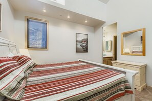 Room - New Listing! Ski In/Walk to the Lift (Breckenridge)