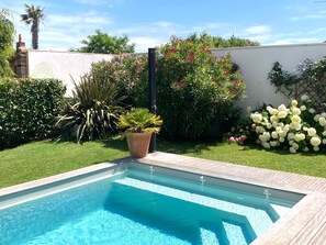 Pool - Cozy Room with Terrace and Pool – Breakfast Included (Saint-Palais-sur-Mer)