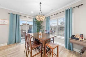 Dining - Modern 3-BR Townhome—Just Steps to Downtown Waxhaw! (Waxhaw)