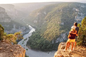 Unclassified image, 2 of 10, button